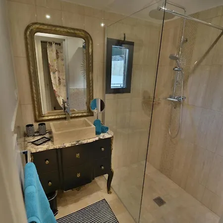L'atelier Gilbert House, Private Jacuzzi, Parking Dom wakacyjny *