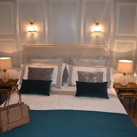 L'atelier Gilbert House, Private Jacuzzi, Parking Dom wakacyjny